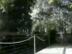 02299,A woman who screams in agony