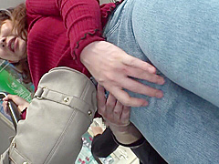 03H2223-Wife with a big butt being mischievous by a molester on the bus