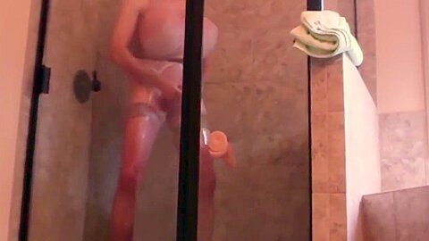 20130609 Tutu-anal 2 shower
