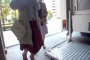 241006乳首の濃さを気にする人妻に挿入h8
