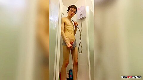 A Big Wet Uncut Twink Cock! - Harry Alexander