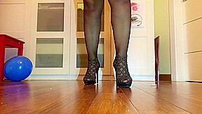 Adora le mie scarpe schiavo!