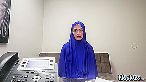 Alexa Payne In Hijab Girl Fucked For Immigration Papers