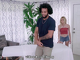 Alicia Williams gets tipped extra for her sexual favors - BangTrickery