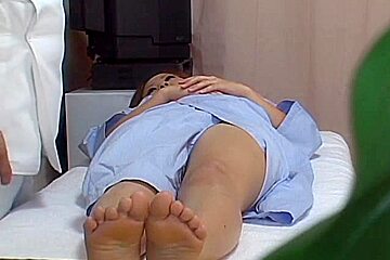 Amateur massage with the elements of vaginal exam