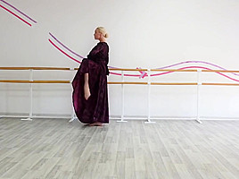 Anna Sigarga with gymnastics never seen before