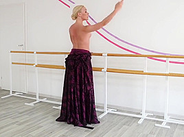 Anna Sigarga with gymnastics never seen before