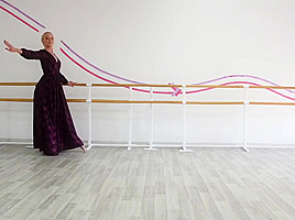 Anna Sigarga with gymnastics never seen before