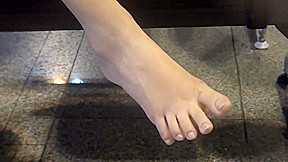 Another Candid Asian Feet Legs Shoeplay