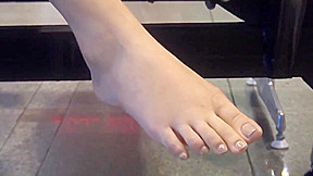 Another Candid Asian Feet Legs Shoeplay
