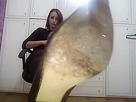 Antonella pazza padrona umilia schiavo