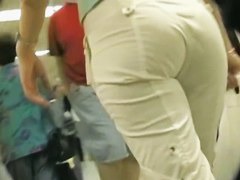 Awesome round ass in tight jeans filmed in public