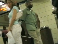 Awesome round ass in tight jeans filmed in public
