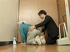 B3H0302- Cleaning lady's mature wife is by a young man to suck cock