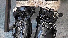 BEAUTIFUL MATURE WOMAN WEARING BOOTS BONDAGE2