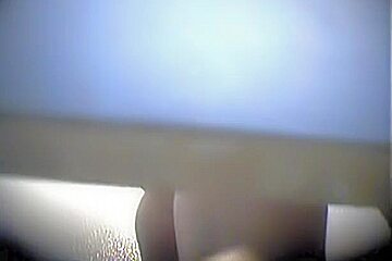 Babe unconsciously uncovered her bottom on