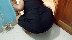 Badi Gand Vale Sexy Naukarane Ke Jabaradast Chudai - Huge Ass teen 18+ Maid Fucked