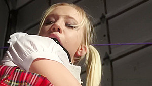 Bailey Brooke vs  Katrina Jade