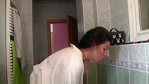 Beautiful Les Gf Pussylicking In The Shower