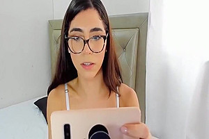 Beautiful Shemale Blows A Huge Cumshot