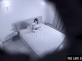 Beauty Likes To Be Watched As She Masturbates To An Orgasm