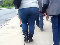 Big Booty Pocketless Jeans Ass