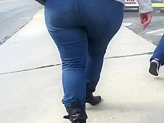 Big Booty Pocketless Jeans Ass