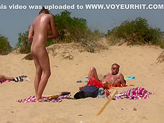 Big PUSSY Lips Close-Up Beach Amateurs MILFS Video