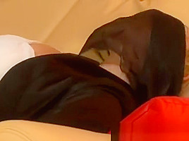 Blindfolded blonde lady has her pussy licked