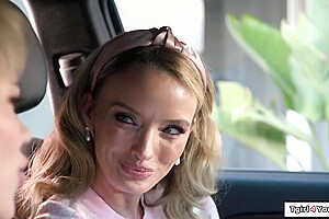 Blonde Trans Makes Girl Squirt With Big T, Kate Zoha And Pristine Edge
