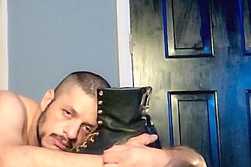 Boot Worshiping After My Master Abandoned Me