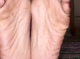 Bri oiled Feet Soles 2