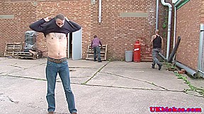 Brit workmen get some group action going