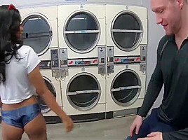 Bubble Butt Ebony Babe Fucks At The Laundromat With Jenna Foxx