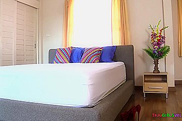 Bubble Butt Thai teenager 18+ Fucks White Guy 10 Min