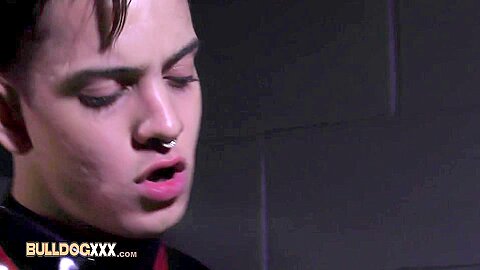 BullDogXXX com - Twink In Charge