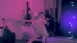 Burlesque Strip SHOW 29 Miss Indigo Blue Nude