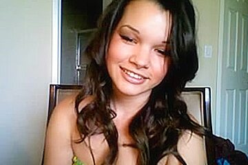 Busty Latina plays with her twat on a webcam