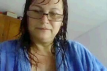 Busty mature bbws with glasses shows her ass online