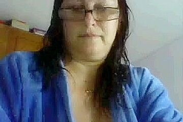 Busty mature bbws with glasses shows her ass online