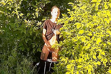 Candy S - Risky Public Female Masturbation In Nature - Lesbian