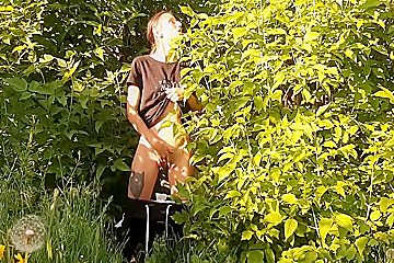 Candy S - Risky Public Female Masturbation In Nature - Lesbian