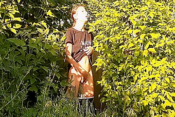 Candy S - Risky Public Female Masturbation In Nature - Lesbian