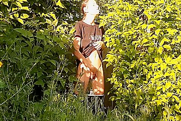 Candy S - Risky Public Female Masturbation In Nature - Lesbian