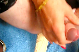 Cd Bitch Deep Dildo Insert
