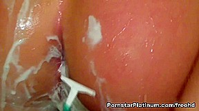 Charisma Cappelli in Shower Shave
