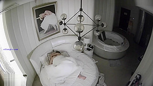 Chinese couple in hotel 3