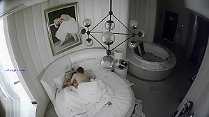 Chinese couple in hotel 3