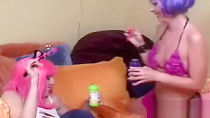 Cos Candie Elektra Worships Tits With Victoria Von Helkine!