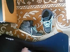 Cumming stoolen women Nike sneakers